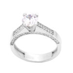 Platinum ring K14 solitaire